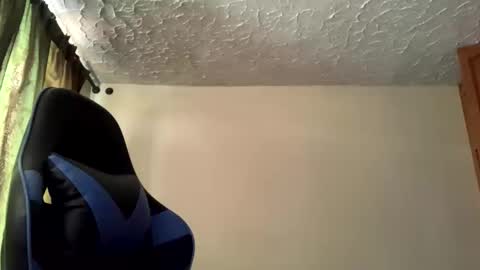 Snapshot of annacrow chatting on December 22, 9:09 pm Anna online show from December 22, 9:09 pm