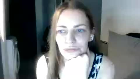 annadiamond1 online show from July 12, 8:55 pm