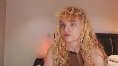 Snapshot of annaevv chatting on February 4, 3:56 am annaevv online show from February 4, 3:56 am