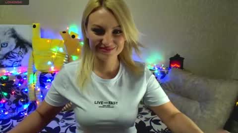 Snapshot of annagreeneyess chatting on August 7, 2:30 pm Anna online show from August 7, 2:30 pm