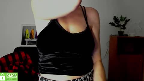 Snapshot of annakillian_kiss chatting on November 17, 6:30 am Anna online show from November 17, 6:30 am