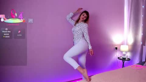 Snapshot of annasimonsj chatting on June 6, 1:00 am Anna online show from June 6, 1:00 am