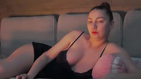 annasplash online show from May 2, 4:28 am