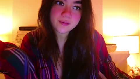 Snapshot of annatigarr chatting on January 5, 8:00 am meow online show from January 5, 8:00 am