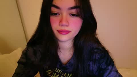 Snapshot of annatigarr chatting on November 16, 2:06 am meow online show from November 16, 2:06 am