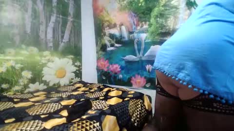 AnnaxGoldX online show from April 29, 2:10 pm