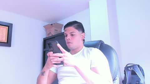 Snapshot of anndyhardy11 chatting on January 5, 1:58 pm Anndy Hardy online show from January 5, 1:58 pm