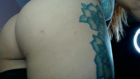 Snapshot of anne_lennon_ chatting on December 10, 5:00 pm Anne online show from December 10, 5:00 pm
