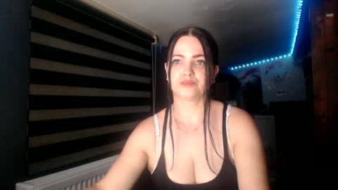 annebellee69 online show from July 2, 4:51 am