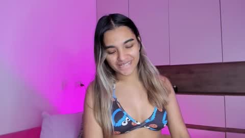 Anne online show from March 3, 9:15 am