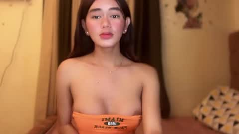 Snapshot of annedee_ chatting on January 1, 6:37 am Kim online show from January 1, 6:37 am