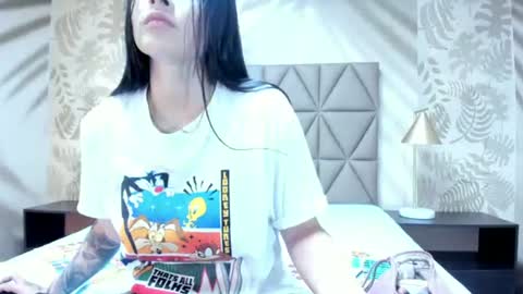 Snapshot of annedixie chatting on July 23, 3:04 am Anne online show from July 23, 3:04 am