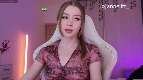 annelitt online show from December 17, 10:16 pm