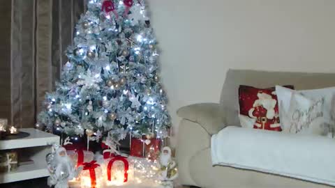 annesins online show from November 22, 6:18 pm