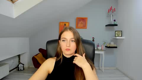 annewilsonn online show from November 7, 12:16 pm