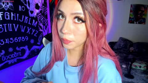 Snapshot of anni_420_ chatting on December 9, 12:56 am Nikoll online show from December 9, 12:56 am