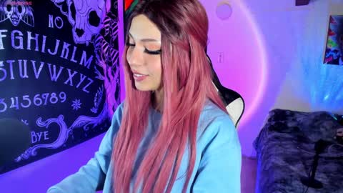 Snapshot of anni_420_ chatting on December 9, 10:09 pm Nikoll online show from December 9, 10:09 pm