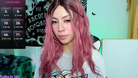 Snapshot of anni_420_ chatting on October 29, 8:16 am Nikoll online show from October 29, 8:16 am