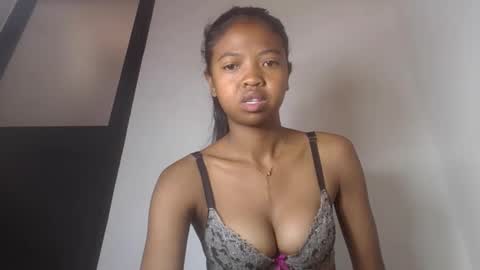 annica86 online show from June 6, 4:39 am