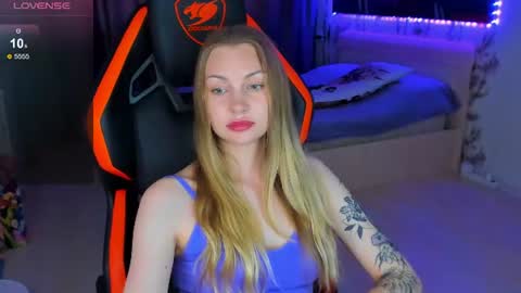 Annie online show from July 3, 4:02 pm