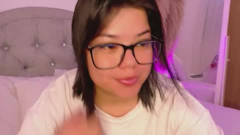 annie_20_ online show from April 24, 11:23 am