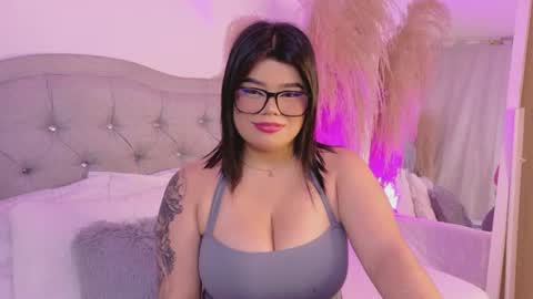 Snapshot of annie_20_ chatting on June 23, 6:17 pm annie_20_ online show from June 23, 6:17 pm