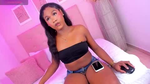 Snapshot of annie_dolce_ chatting on November 15, 10:48 pm annie_dolce_ online show from November 15, 10:48 pm