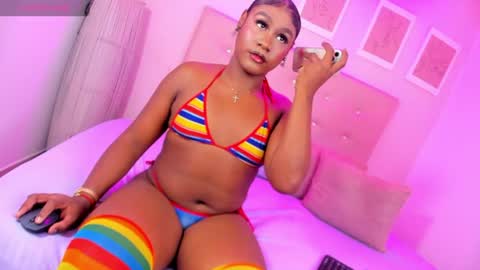 annie_dolce_ online show from June 22, 5:21 pm