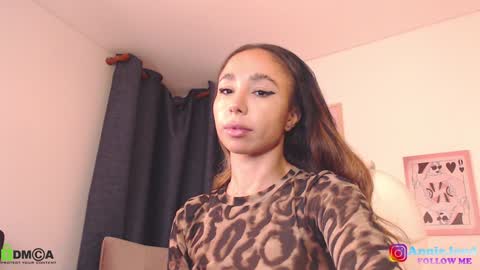 Snapshot of annie_es chatting on January 29, 10:27 am Annie online show from January 29, 10:27 am