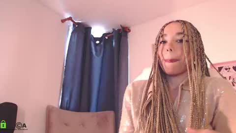 Snapshot of annie_es chatting on March 5, 12:33 pm Annie online show from March 5, 12:33 pm