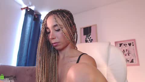 Snapshot of annie_es chatting on March 11, 3:56 pm Annie online show from March 11, 3:56 pm