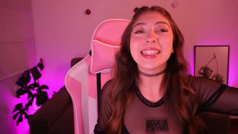 Snapshot of annie_evans24 chatting on January 6, 12:16 am Annie Evans online show from January 6, 12:16 am