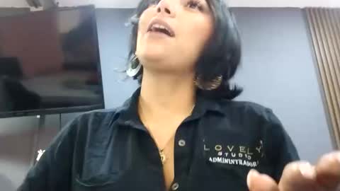 Snapshot of annie_hanss chatting on October 24, 5:09 pm Ann online show from October 24, 5:09 pm