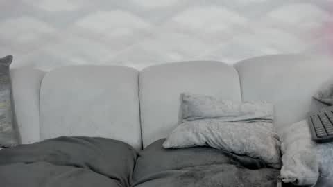 Snapshot of annie_loove_ chatting on November 19, 1:33 pm im annie online show from November 19, 1:33 pm