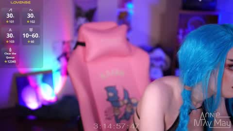 Snapshot of annie_may_may chatting on March 8, 3:02 pm Annie May online show from March 8, 3:02 pm