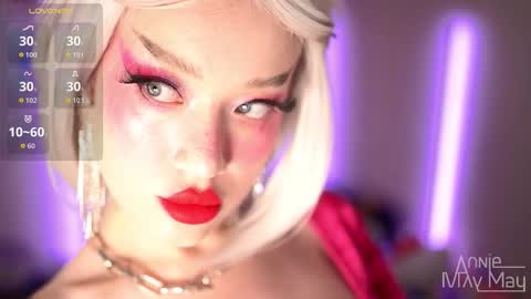 Snapshot of annie_may_may chatting on January 7, 2:08 pm Annie May online show from January 7, 2:08 pm