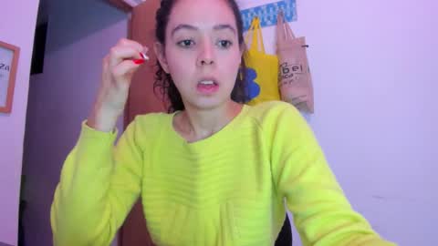annie_rosse1017 online show from January 8, 3:53 am