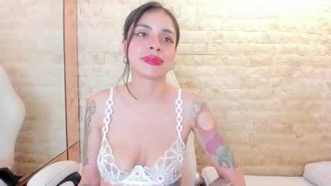 Snapshot of annie_shine_ chatting on July 23, 2:26 pm ANNIE online show from July 23, 2:26 pm
