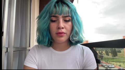 JEANNE no olvides seguirme dont forget follow me  uu online show from February 3, 10:21 pm