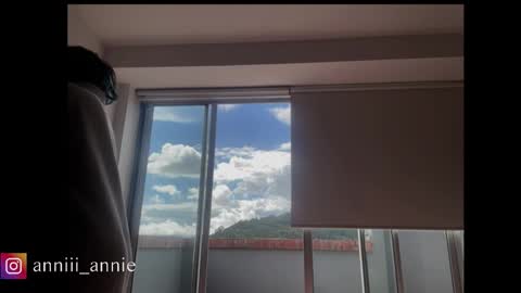 JEANNE no olvides seguirme dont forget follow me  uu online show from September 10, 7:36 pm