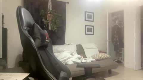 annie_xxx111 online show from December 4, 6:00 am