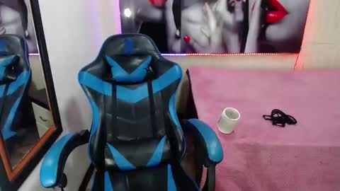 Anniee online show from January 25, 5:40 pm