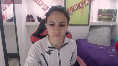 Anniee online show from February 21, 11:55 am