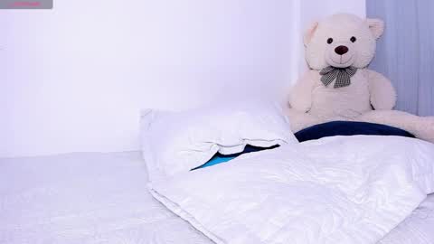 Annie  online show from December 6, 4:03 am