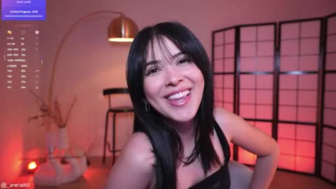 Snapshot of anniehillofficial_ chatting on December 13, 9:31 pm anniehillofficial_ online show from December 13, 9:31 pm