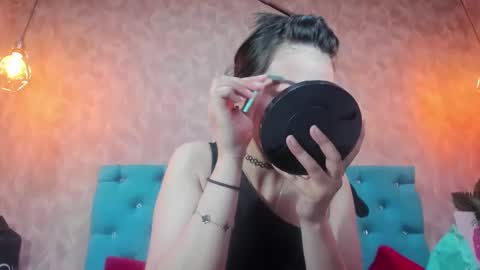 Annie online show from October 23, 6:28 pm