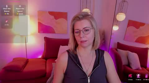 Annie online show from November 12, 6:03 am