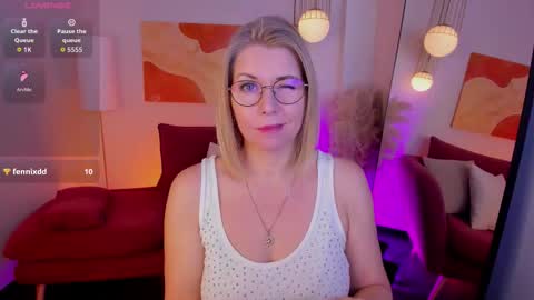 Annie online show from November 14, 6:12 am