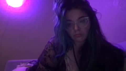 Snapshot of anniemarie445 chatting on July 17, 8:32 am Darlingskiesxo online show from July 17, 8:32 am