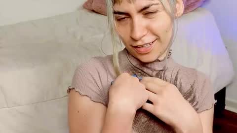 Snapshot of annietinky chatting on September 9, 1:49 am annietinky online show from September 9, 1:49 am